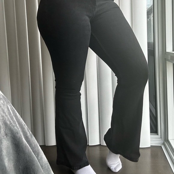 High waist form fitting Black flared jeans - Picture 2 of 4